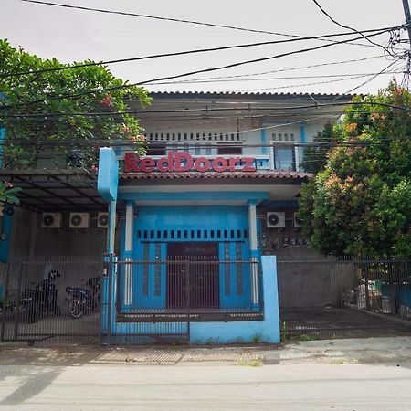 Reddoorz Near Margonda Raya Otel Depok Dış mekan fotoğraf