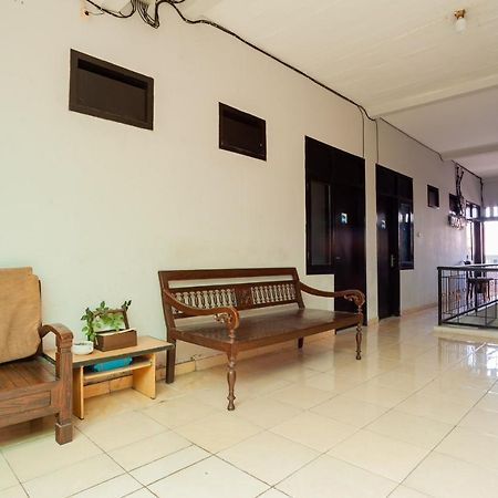 Reddoorz Near Margonda Raya Otel Depok Dış mekan fotoğraf